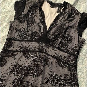 New York & co lace blouse.no flaws
